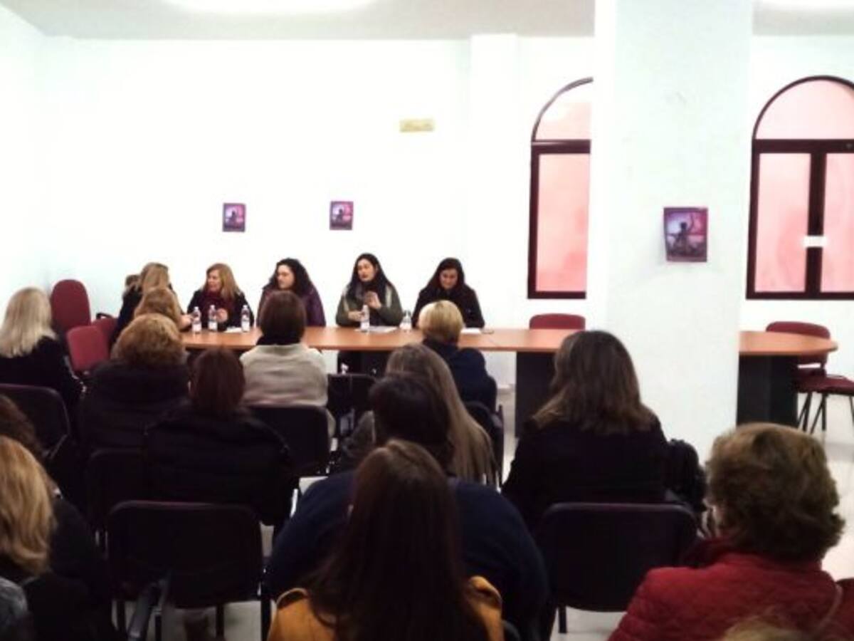 Las mujeres de Sierra Mágina se unen para "tejer sueños"