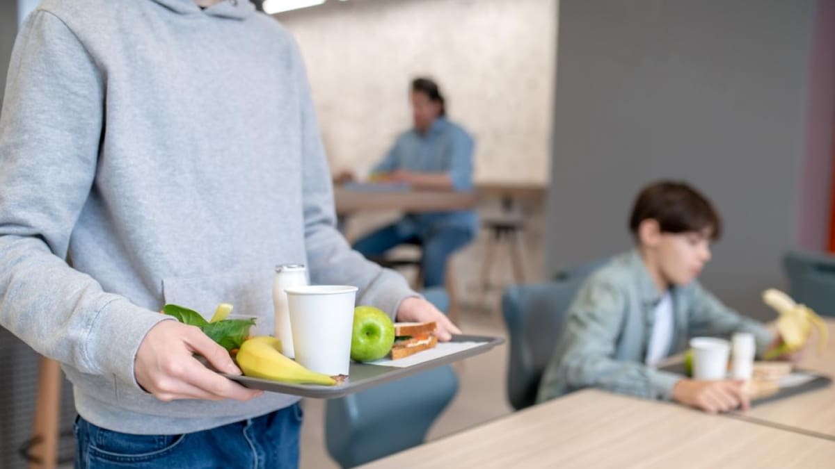 Las ayudas al desayuno del gobierno de Ayuso solo llegan a mil familias vulnerables