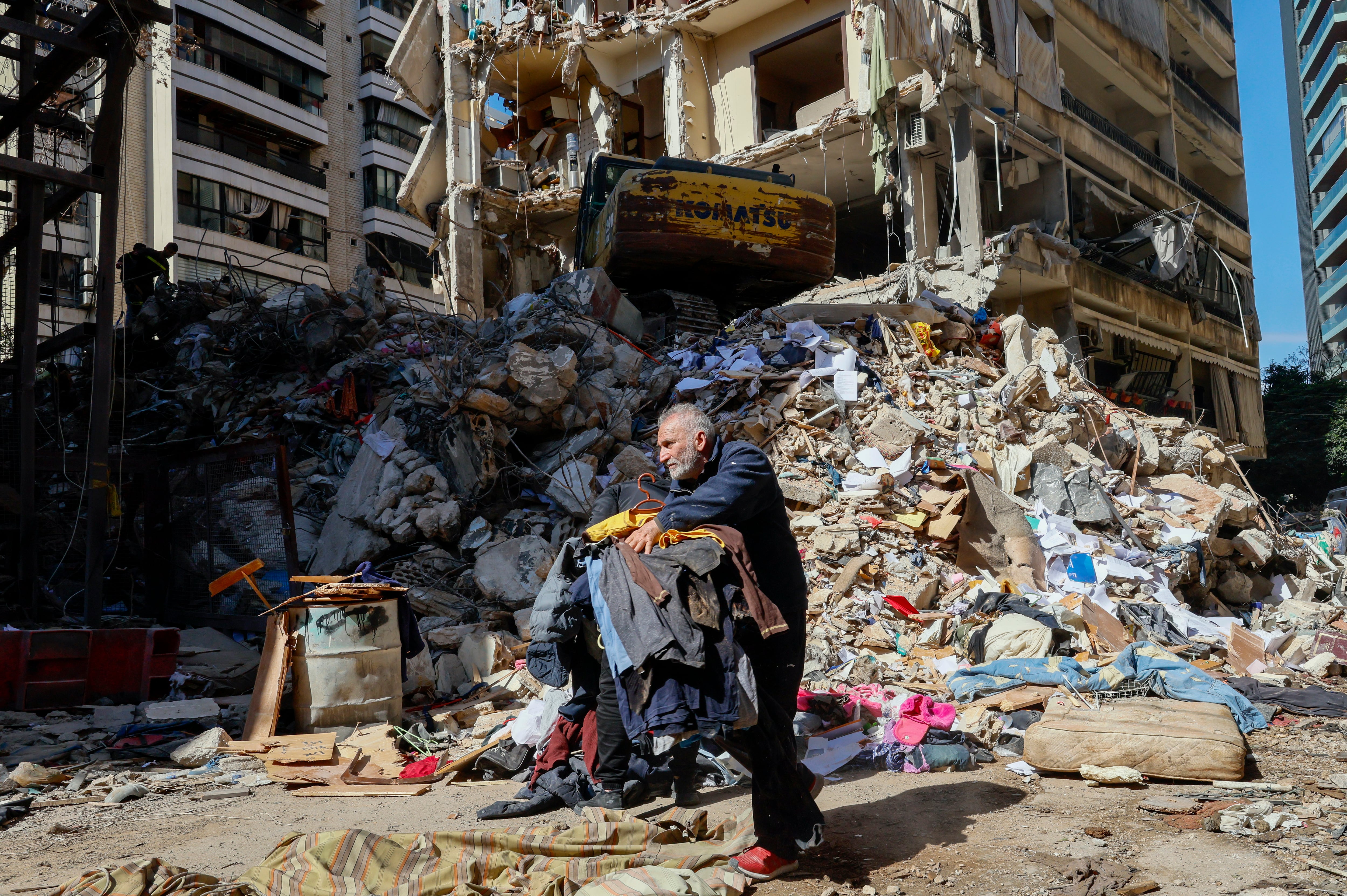 Daños en Beirut por ataques de Israel en las primeras horas de la tregua.