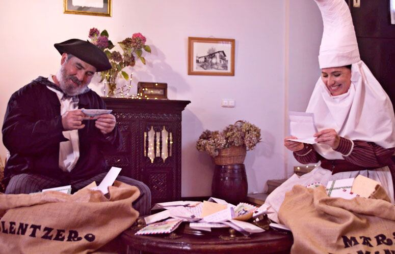 Olentzero eta Maridomingi (Ayuntamiento de Hondarribia)