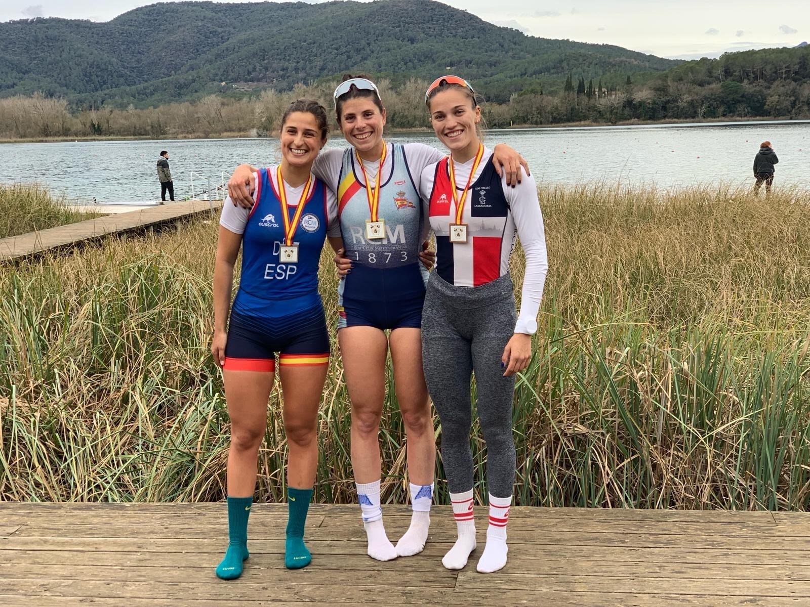 Natalia de Miguel y Teresa Díaz, del Club Mediterráneo, consiguieron medallas en el Open de Primavera de remo
