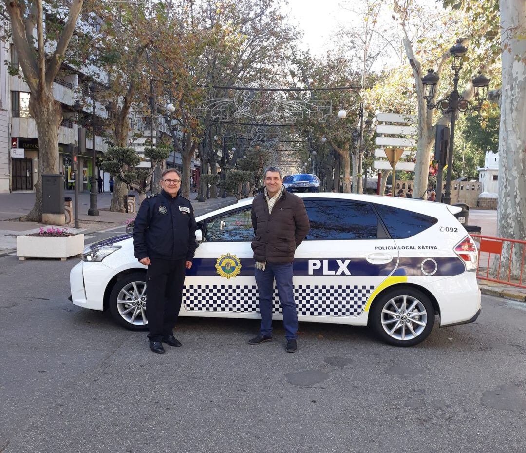 Collado junto al concejal de Policía, Juan Giner.