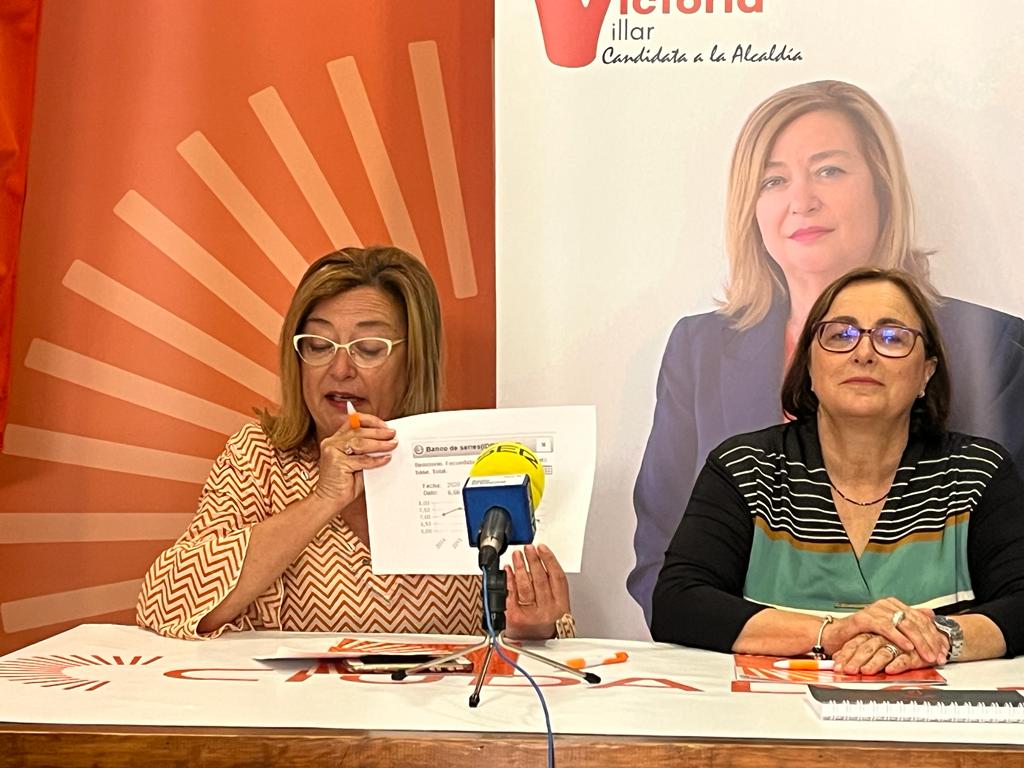 Victoria Villar y Ana Pérez Sebastiá en rueda de prensa en la sede de Ciudadanos en Benidorm