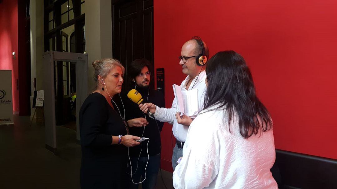 La directora de la cátedra de Igualdad de la Universidad de Zaragoza, Ángeles Millán, durante su intervención en Hoy por Hoy Zaragoza