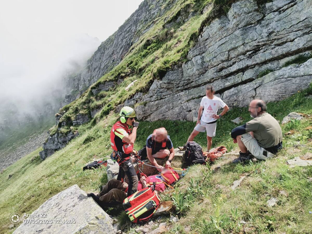 Rescatado un murciano de 70 años, herido al caer 50 metros entre Brañavieja y Tres Mares