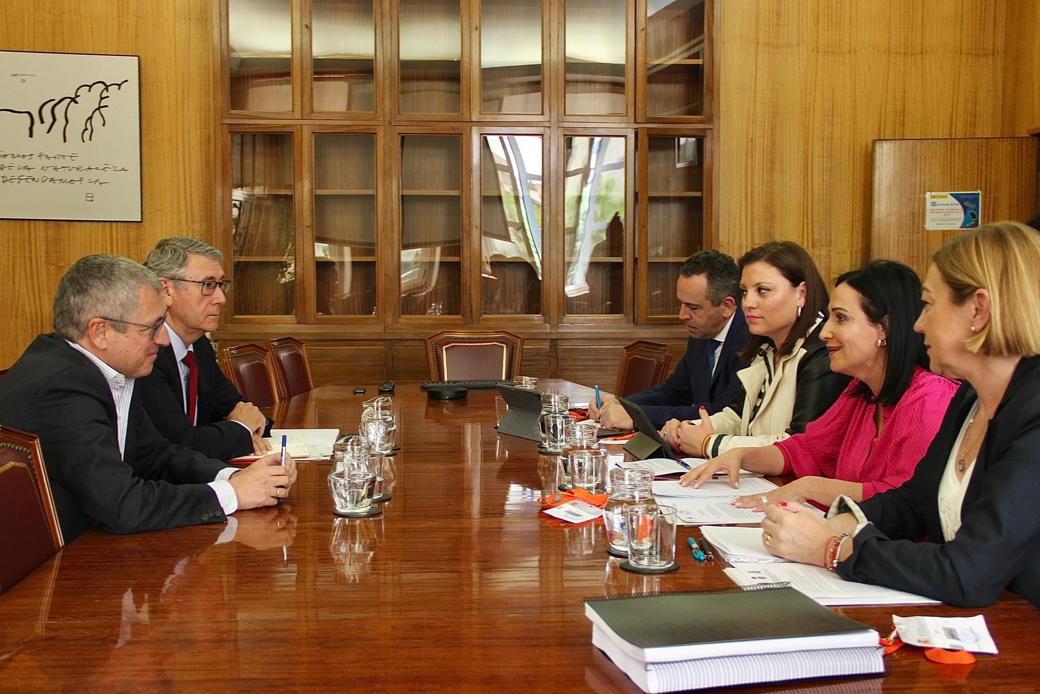 Los alcaldes de Abanilla, Fortuna, Jumilla y Yecla durante la reunión con el secretario de Estado de Medio Ambiente