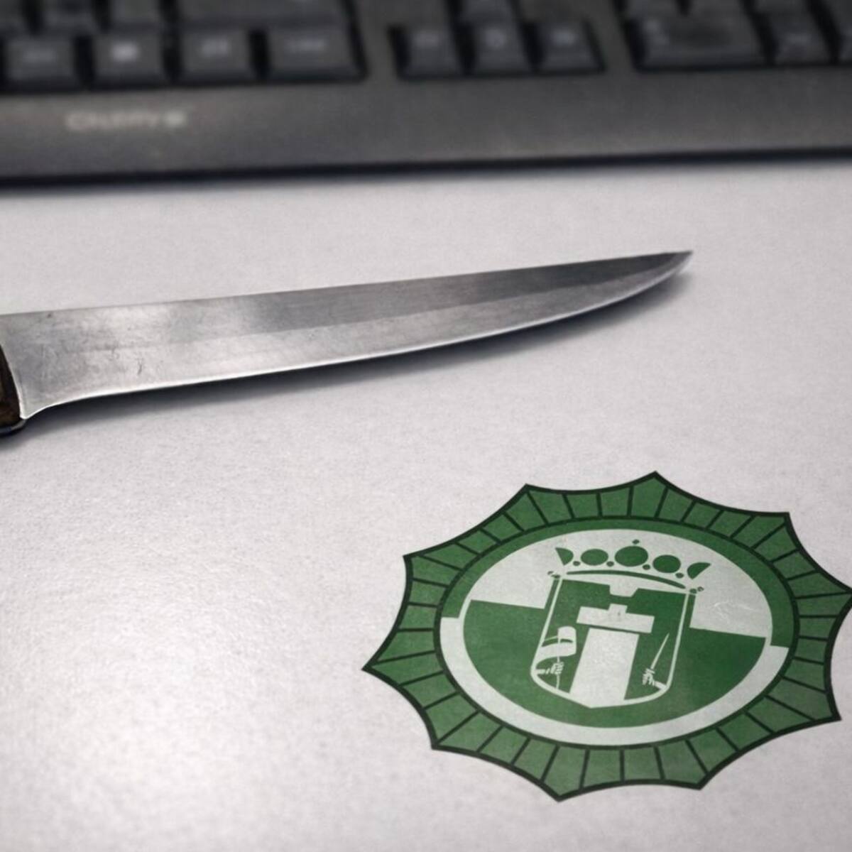 La Policía Local de Petrer interviene un cuchillo en el parking de la estación de autobuses
