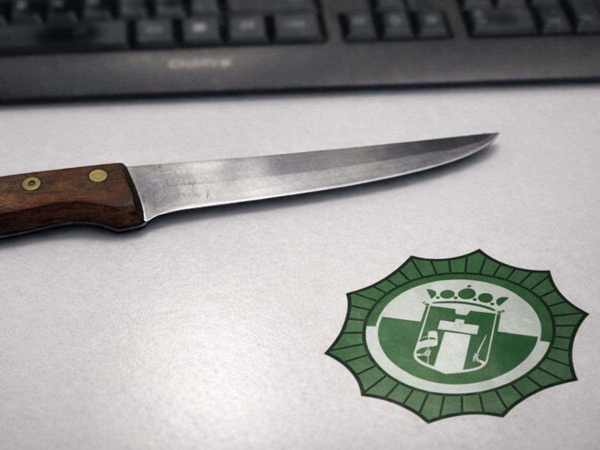 La Policía Local de Petrer interviene un cuchillo en el parking de la estación de autobuses