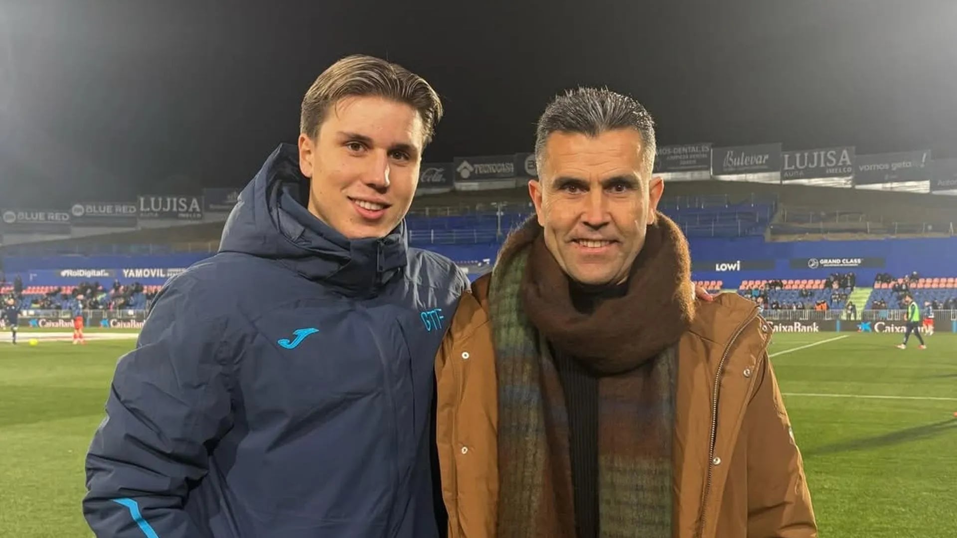 Davinchi, en una fotografía junto a su padre en el Coliseum