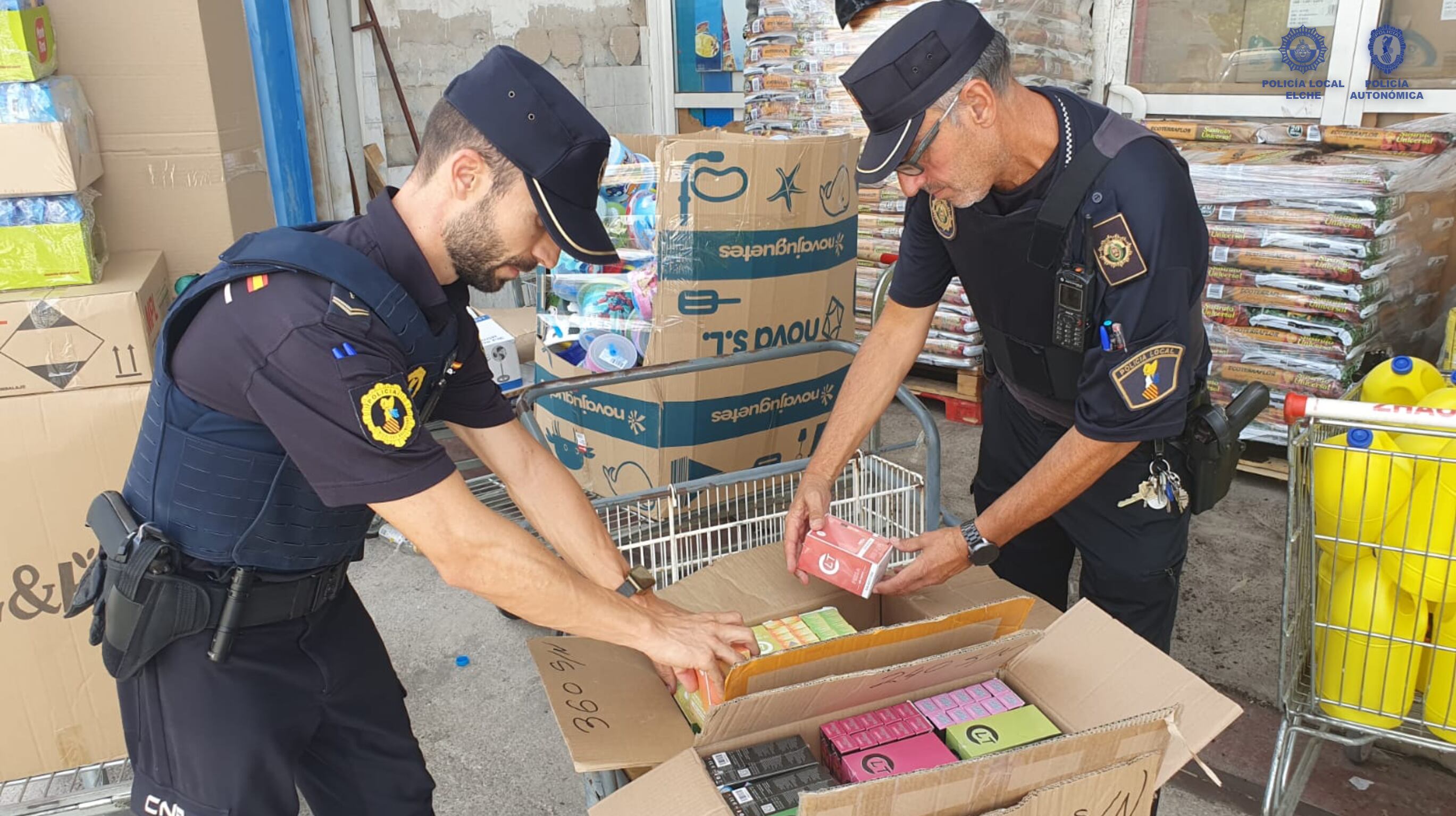 Momento de la inspección de la Policía Local.