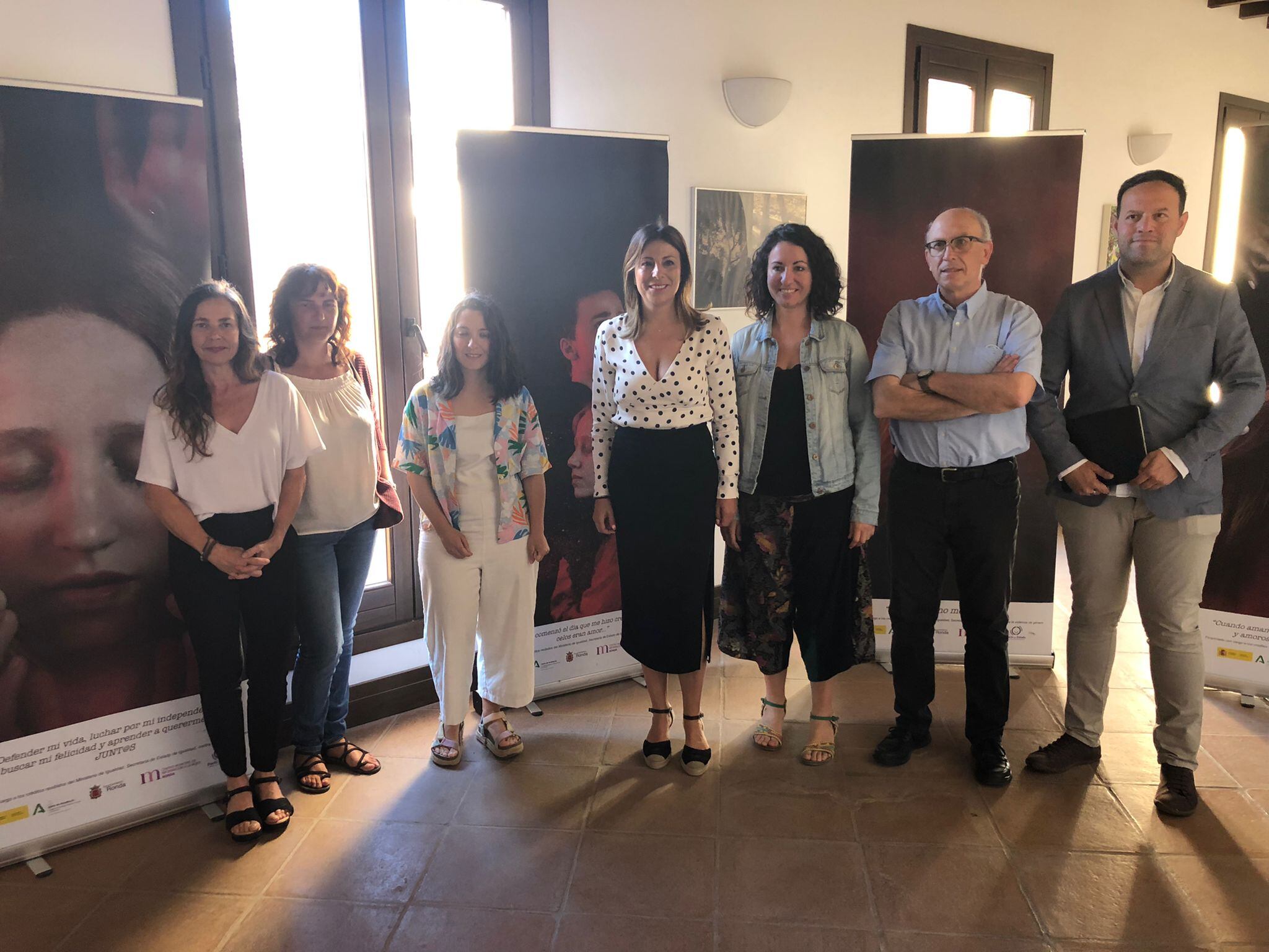 La alcaldesa, Mari Paz Fernández, ha inaugurado la Jornada contra la violencia de género en Ronda