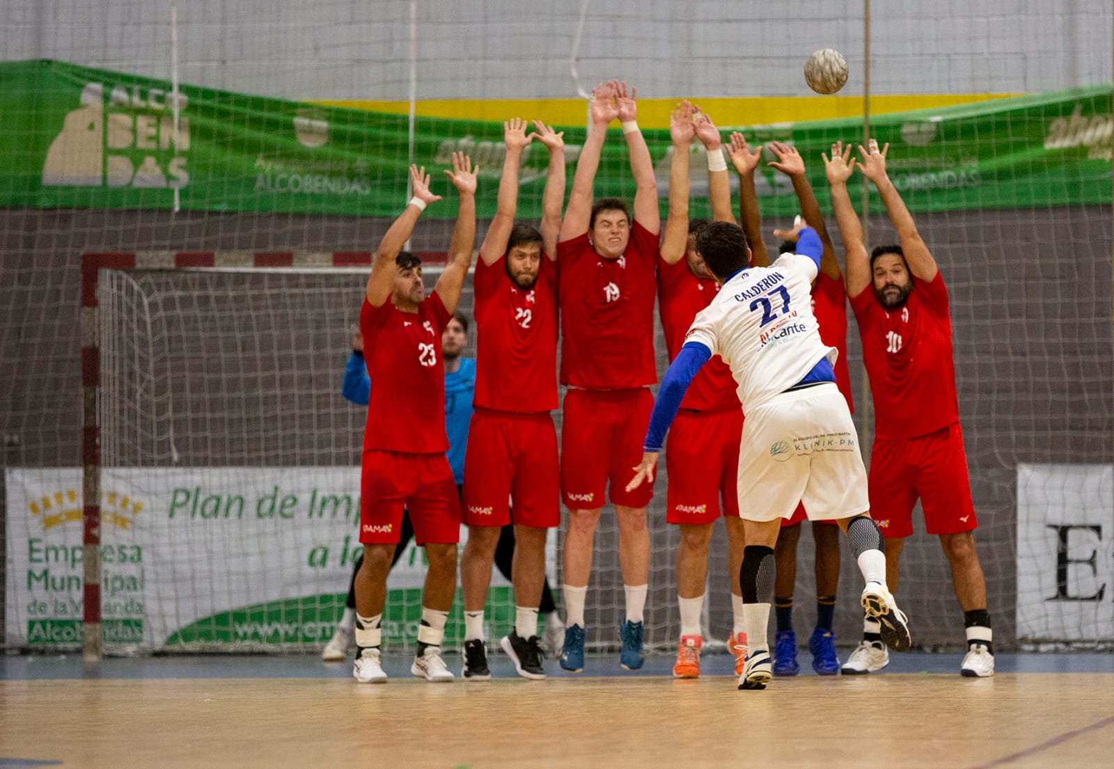 El Balonmano Alcobendas rompe la racha de derrotas y empata con el Fundación Agustinos Alicante