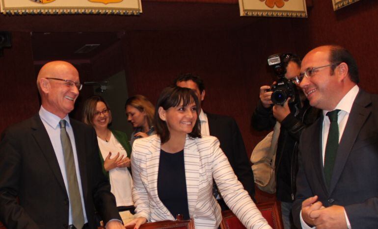Pedro Antonio Sánchez, a su llegada al hemiciclo antes de comenzar la última sesión de control al Gobierno Regional en la Asamblea Regional