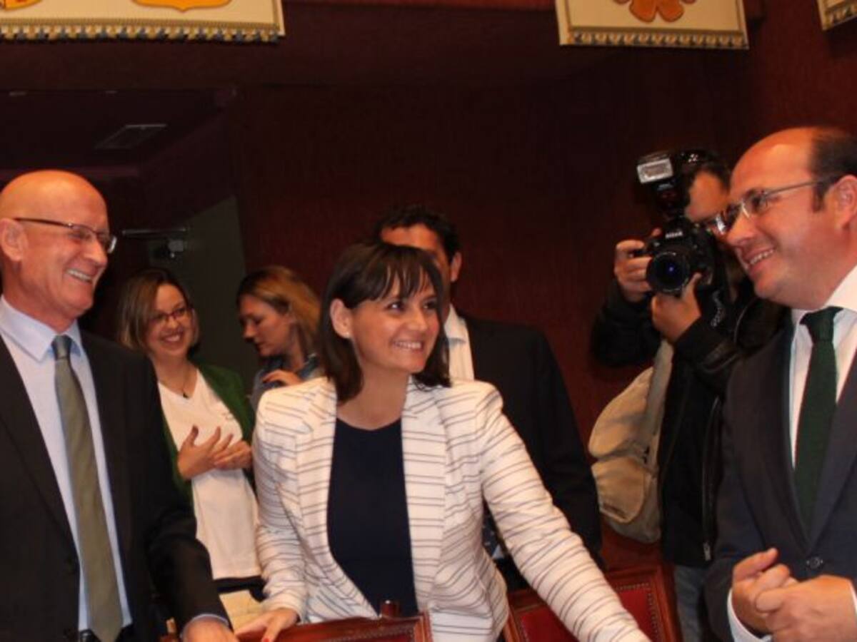 Los grupos parlamentarios preguntan, PAS responde
