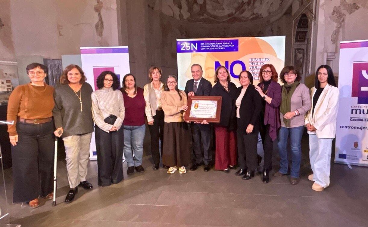 Mujeres reconocidas por el Ayuntamiento de Talavera en el acto institucional del 25-N