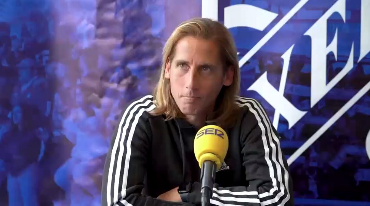 Checa durante una rueda de prensa reciente