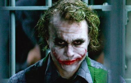 Heath Ledger caracterizado como El Joker