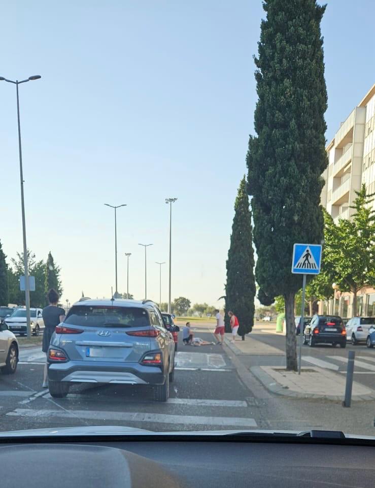 La herida, en la calzada, tras el atropello en la Avenida Monegros