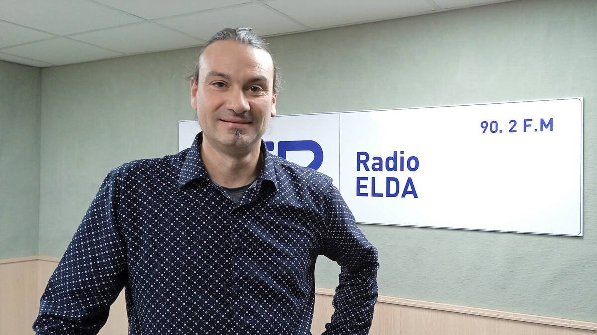 Fernando Marín, violagambista eldense: “El músico tiene que ofertar cosas auténticas y diferentes”