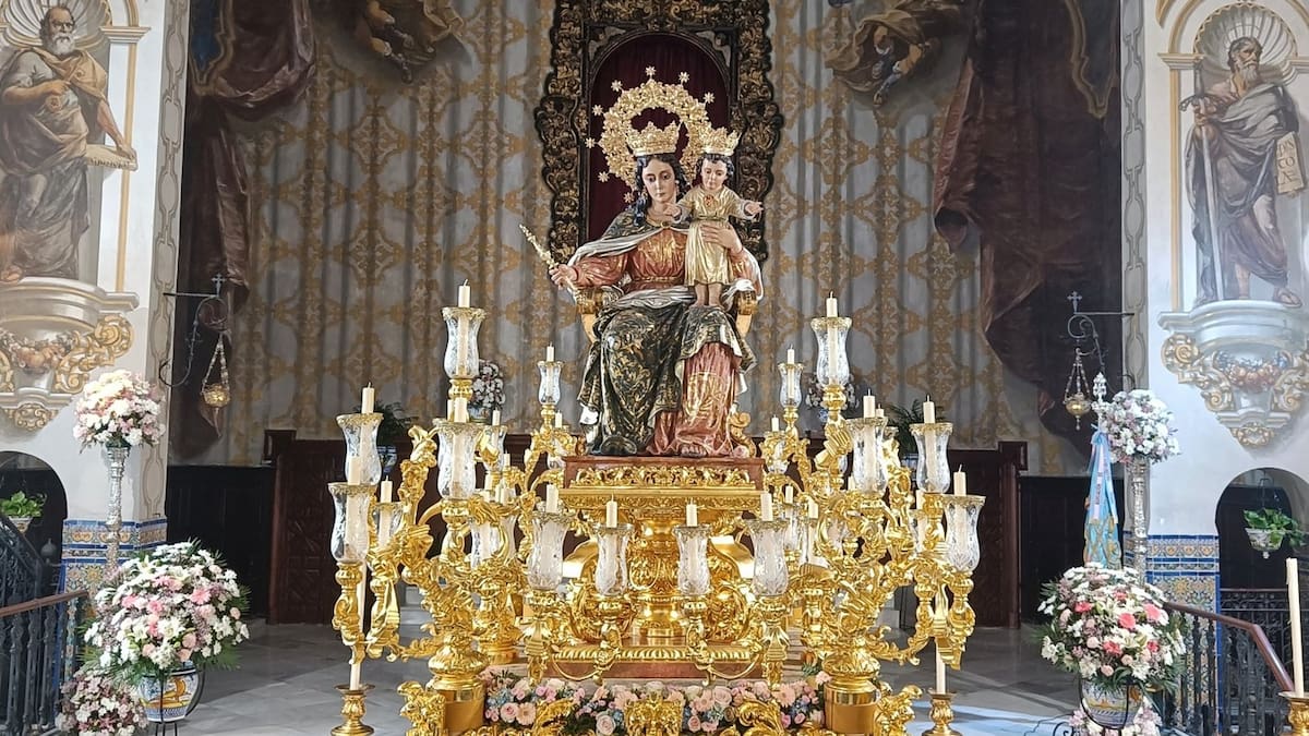 María Auxiliadora procesiona en Triana y Nervión este miércoles, en San Vicente el viernes y en La Trinidad el sábado