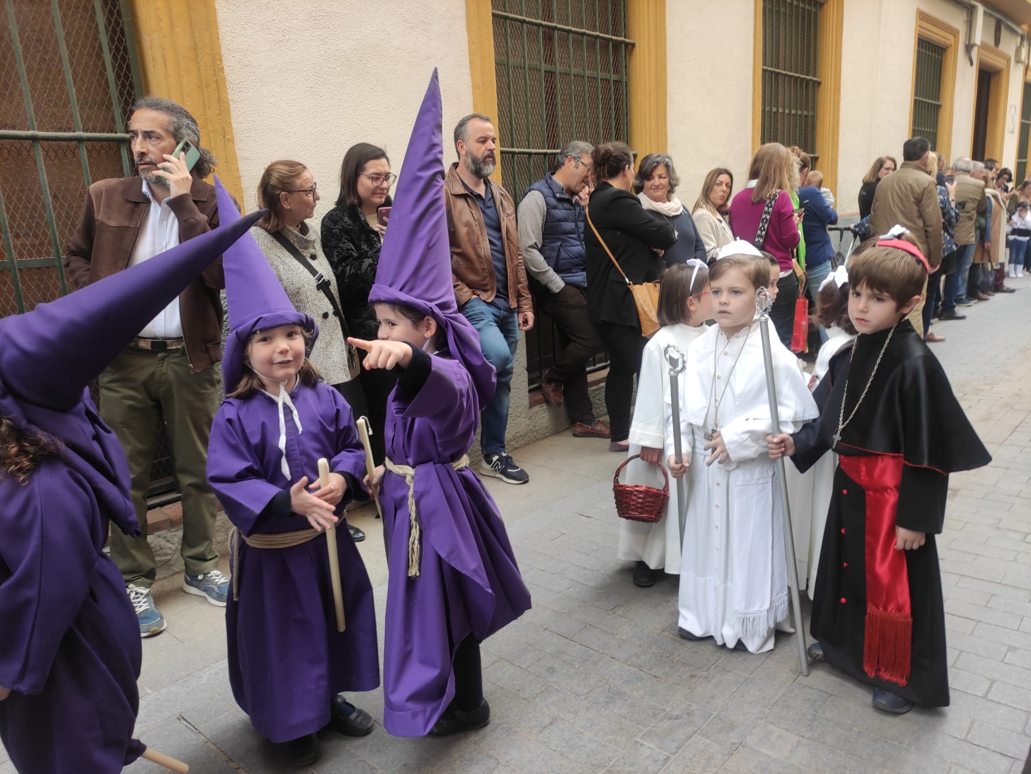 Imagen de la procesión en el colegio Montaigne Jerez-Compañía de María