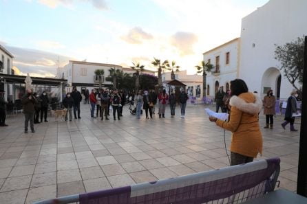 Un momento durante la lectura del manifiesto en Formentera