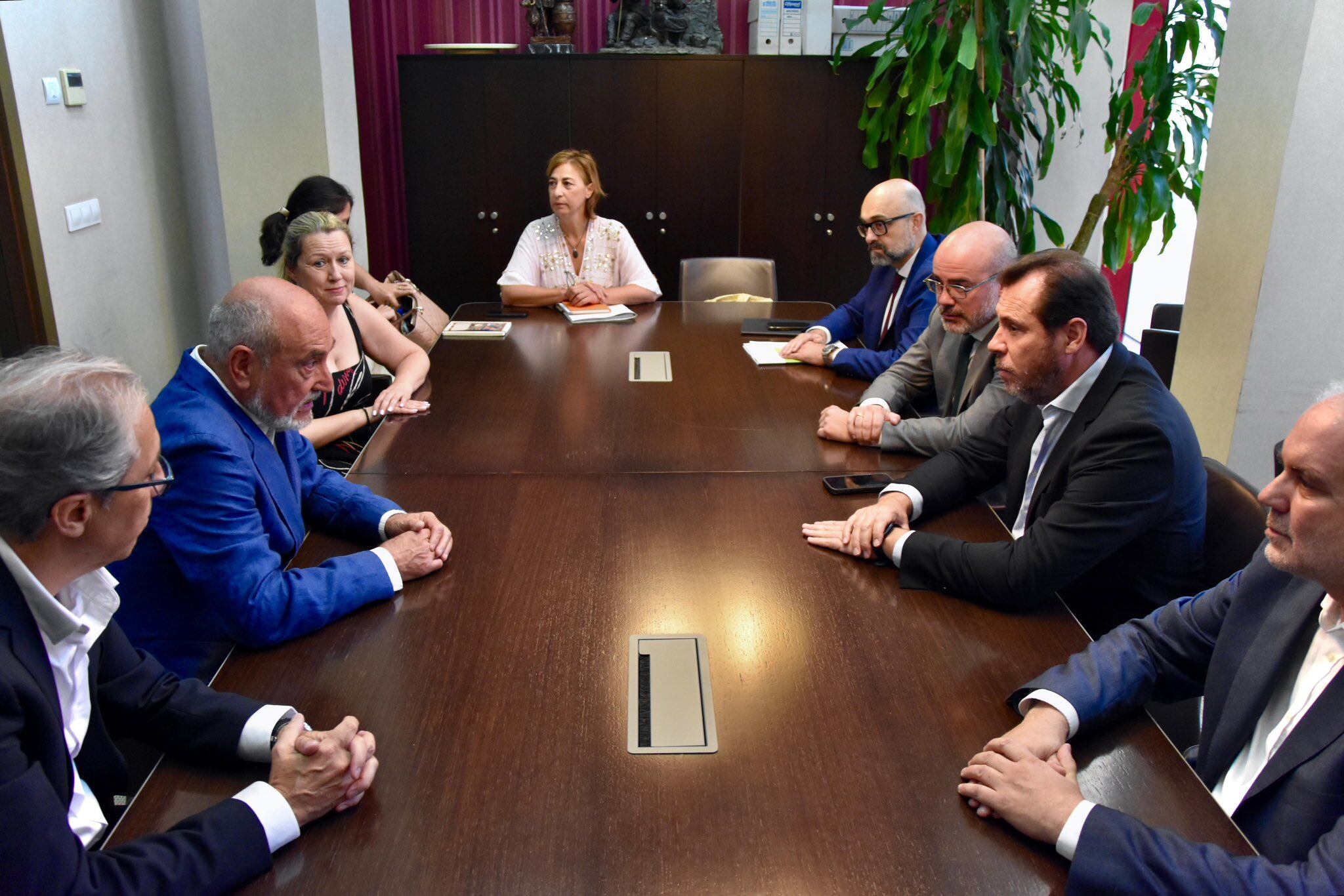 Reunión del ministro Óscar Puente con el alcalde de Navalcarnero, José Luis Adell