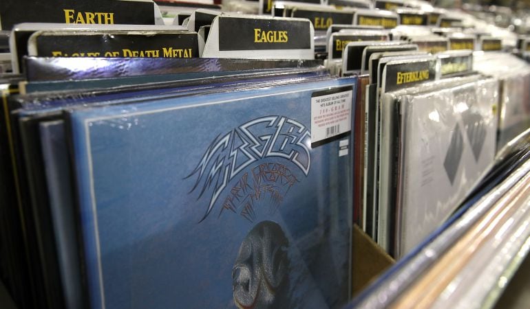 El disco de los grandes éxitos de los Eagles vuelve al número 1.