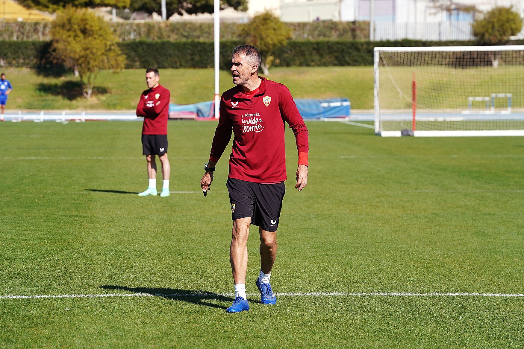 Otra semana muy dura para el Almería y para el entrenador rojiblanco, que sigue sin ganar.