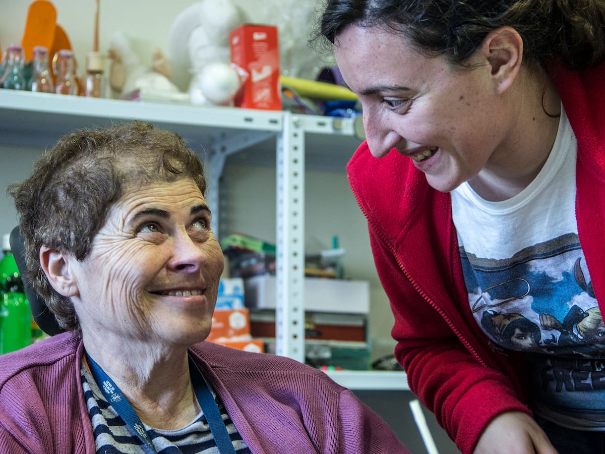 “Por fin llega una persona que me va a entender”: el vínculo que cambió la vida de Maica en su lucha contra la esclerosis múltiple