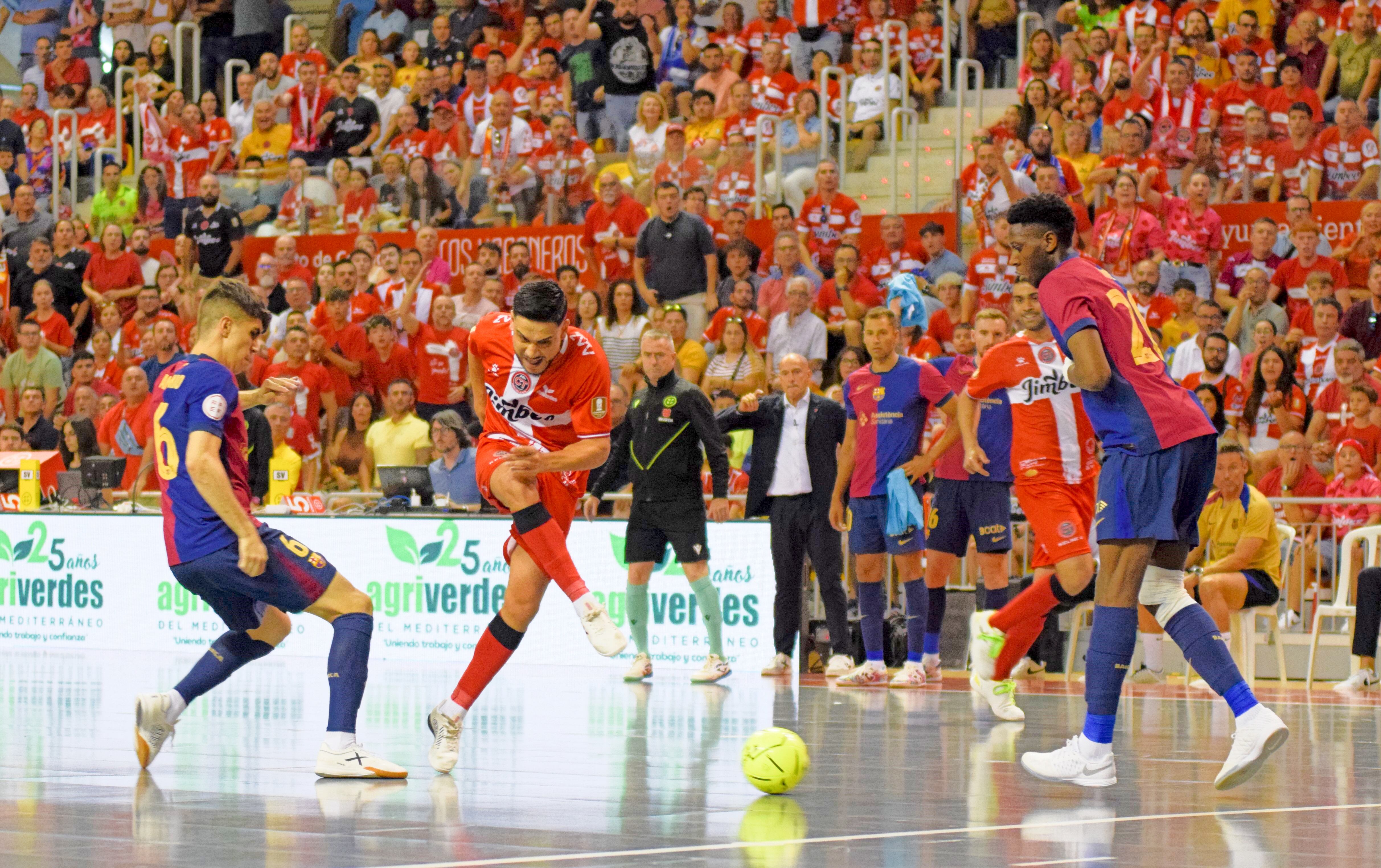 Fran Cortés dispara a puerta