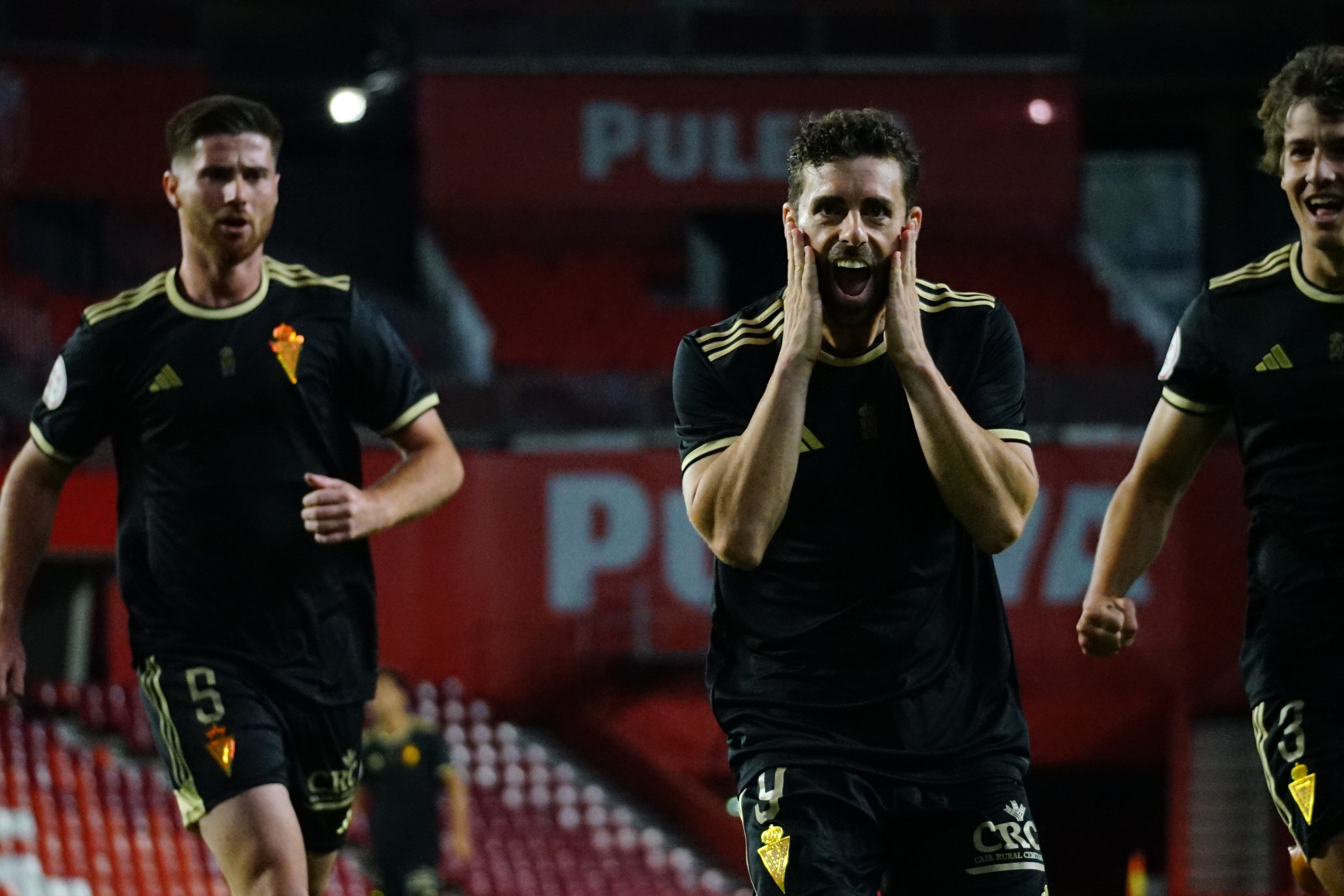 Rodri Ríos celebra el primer gol del Real Murcia en la campaña 23/24