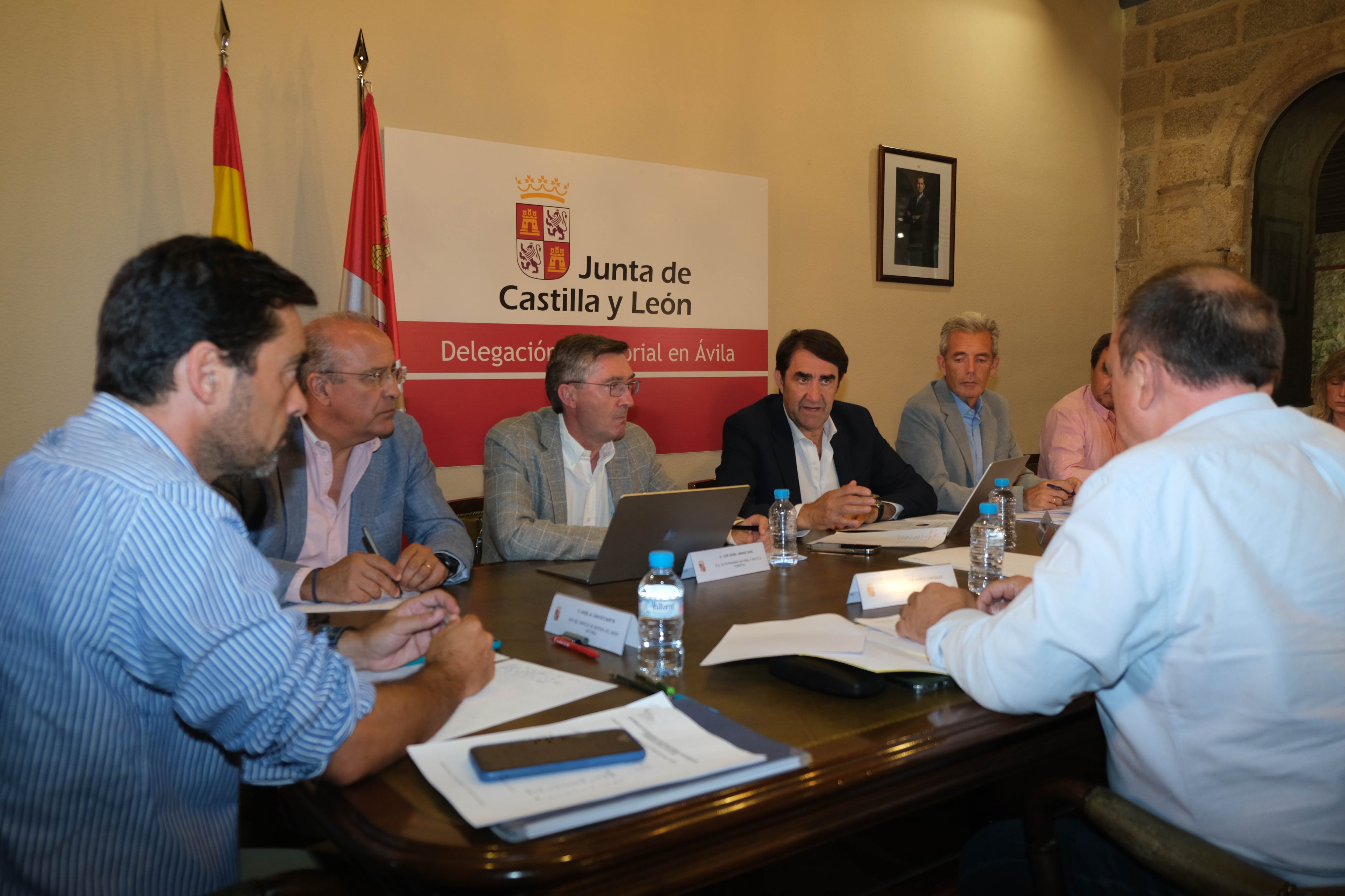 Un momento de la reunión en la que han participado también el viceconsejero de Medio Ambiente y el responsable de Desarrollo Rural en la Diputación de Ávila