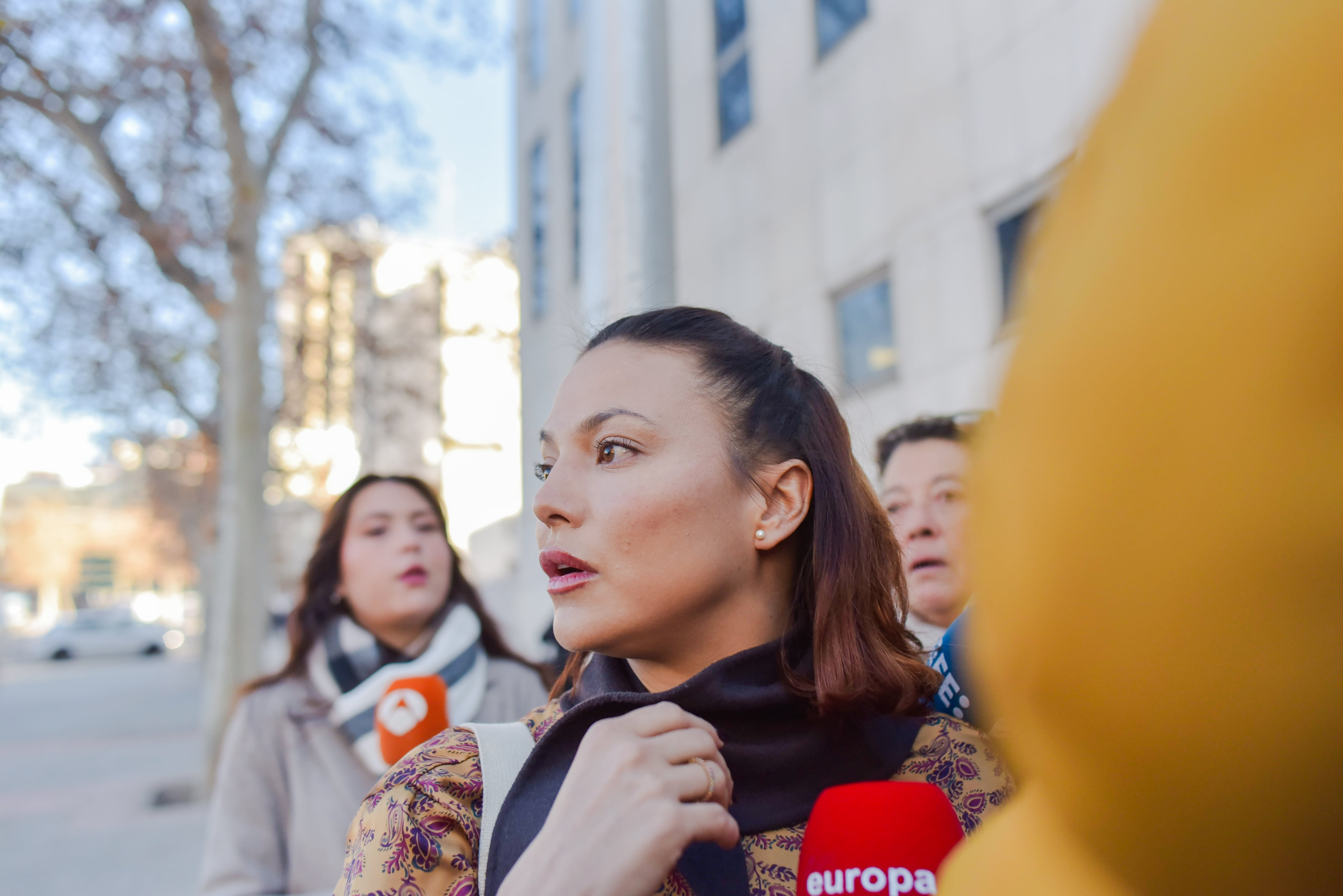 Elisa Mouliáa, a las puertas de los juzgados de Plaza de Castilla.