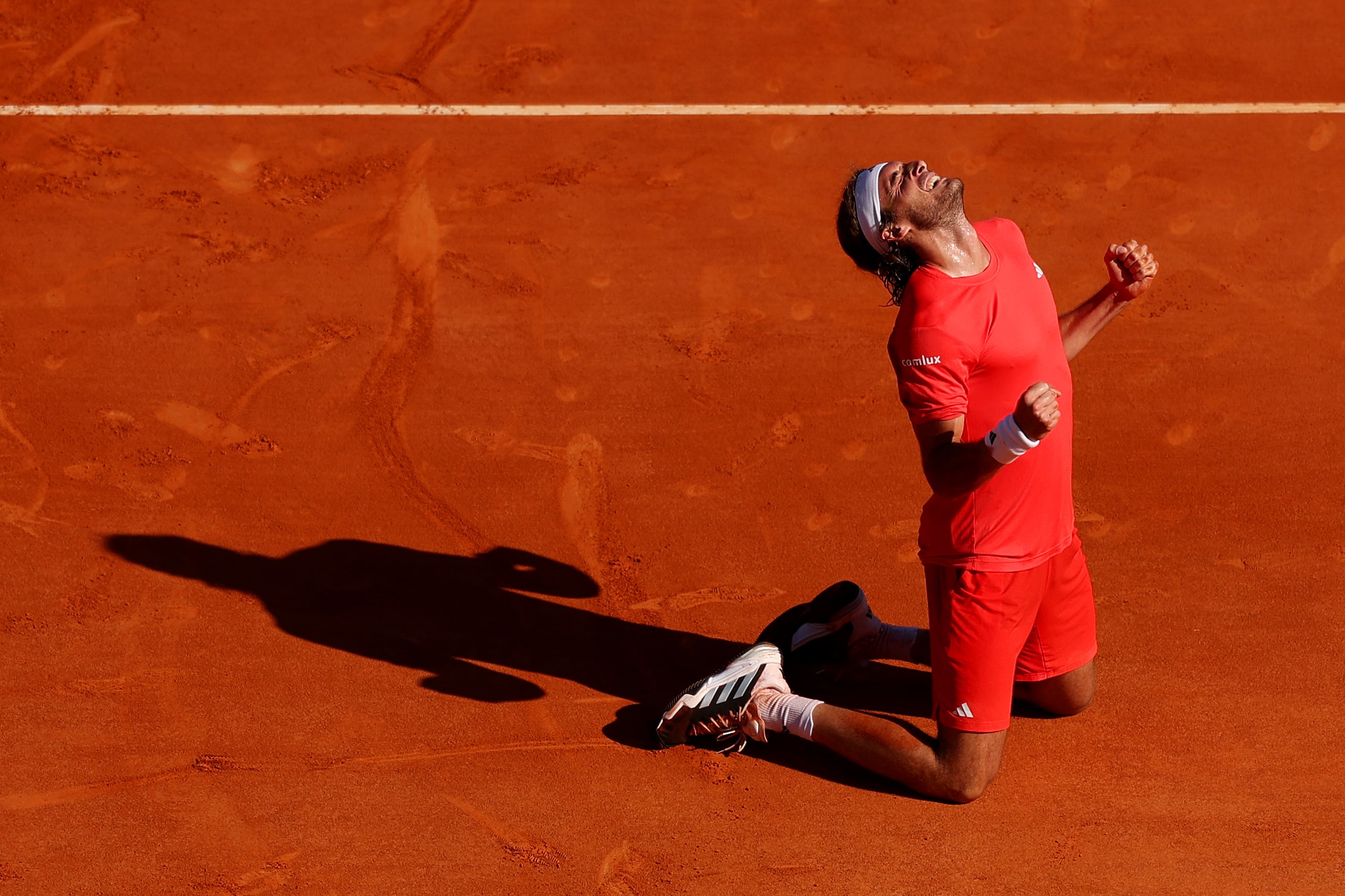 Stefanos Tsitsipas celebra su victoria en el Masters de Montecarlo ante Casper Ruud