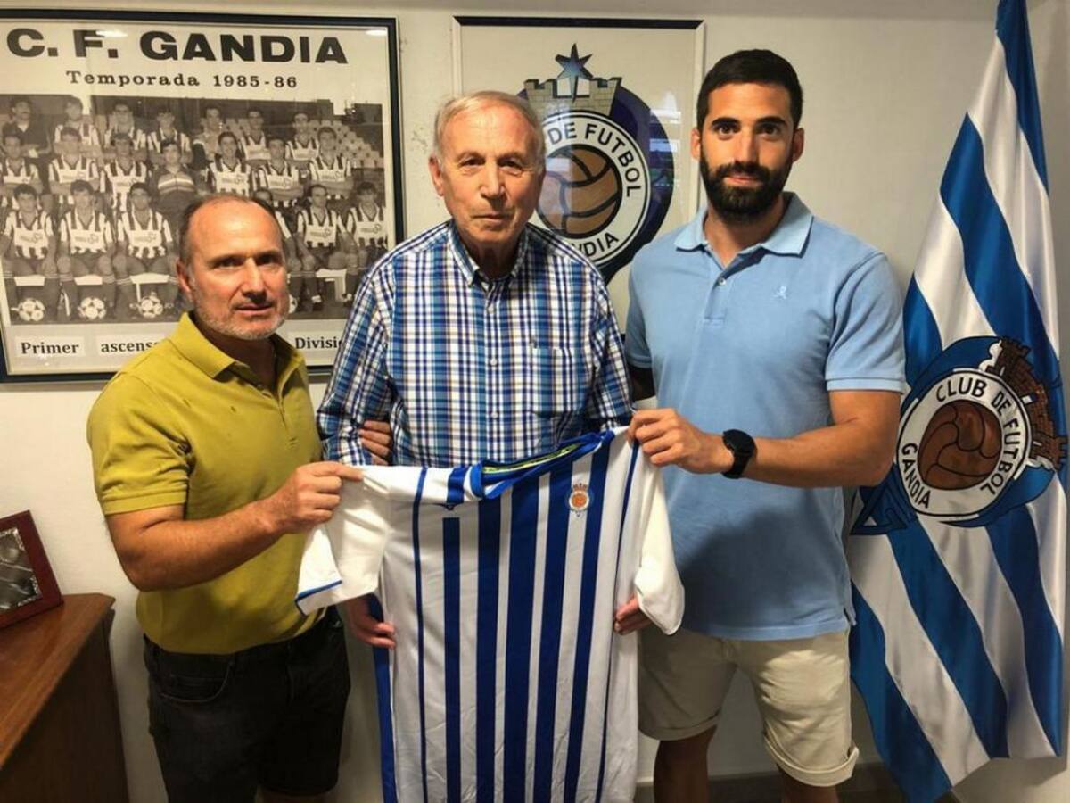 El CF Gandia hace oficial el fichaje de Javi Mallol, como ya adelantó Ser Deportivos Gandia