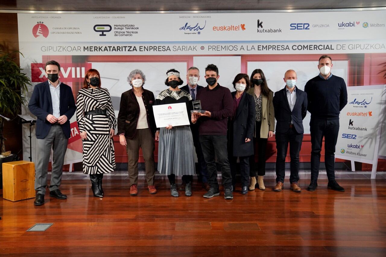 Entrega del Premio Empresa Comercial Guipuzcoana 2022 a Zorionak Kids & Party de Eibar