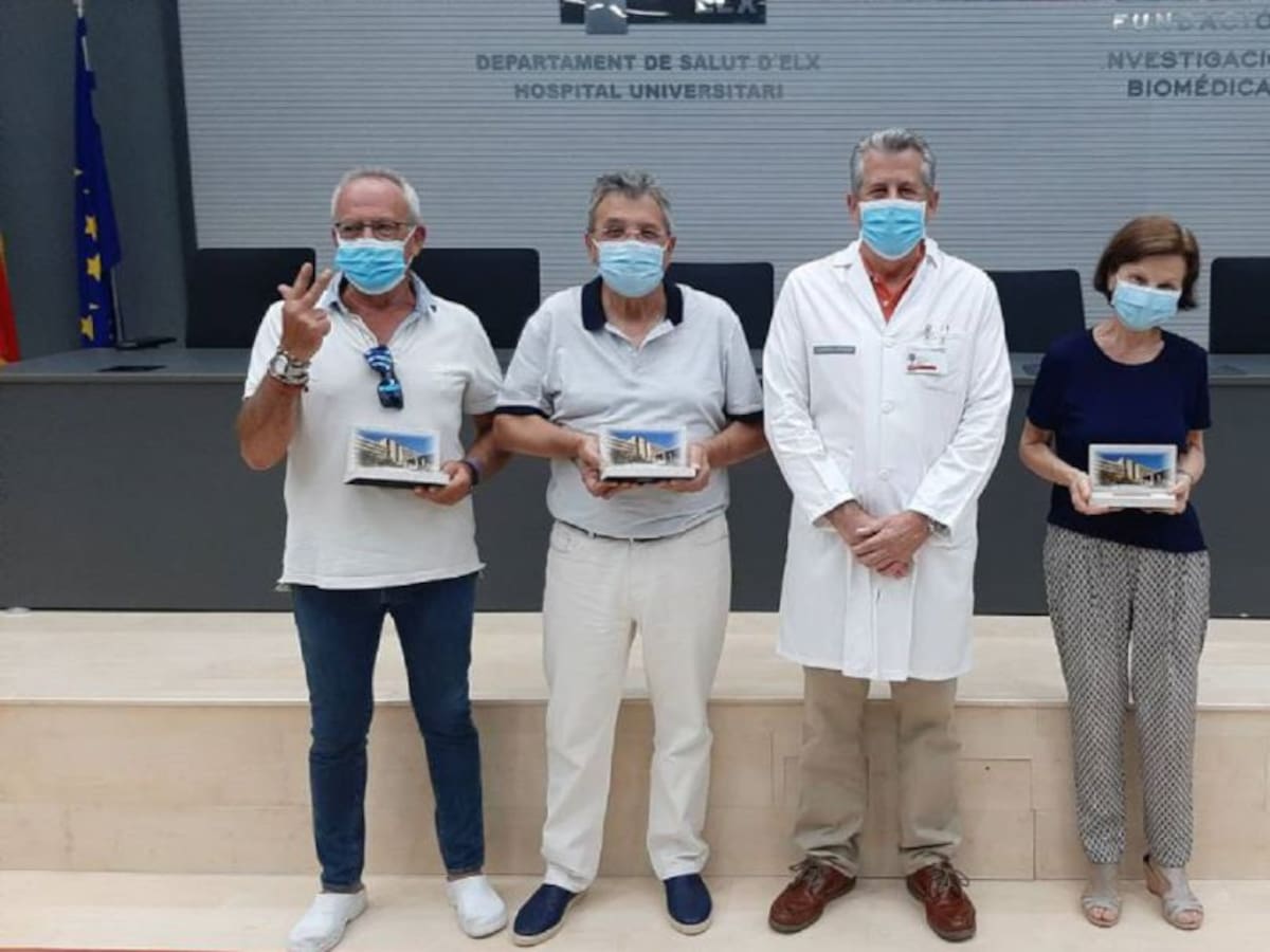 Profesionales sanitarios jubilados vuelven al Hospital de Elche a ayudar en la pandemia