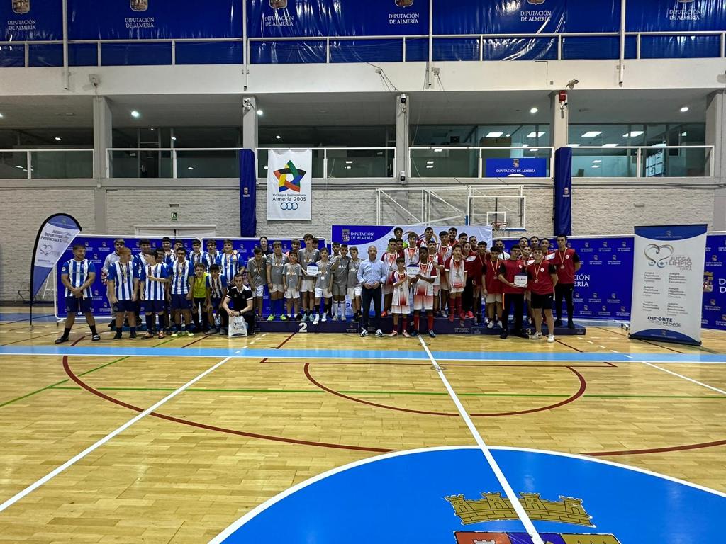 La fiesta del deporte se vive en el Moisés Ruiz.