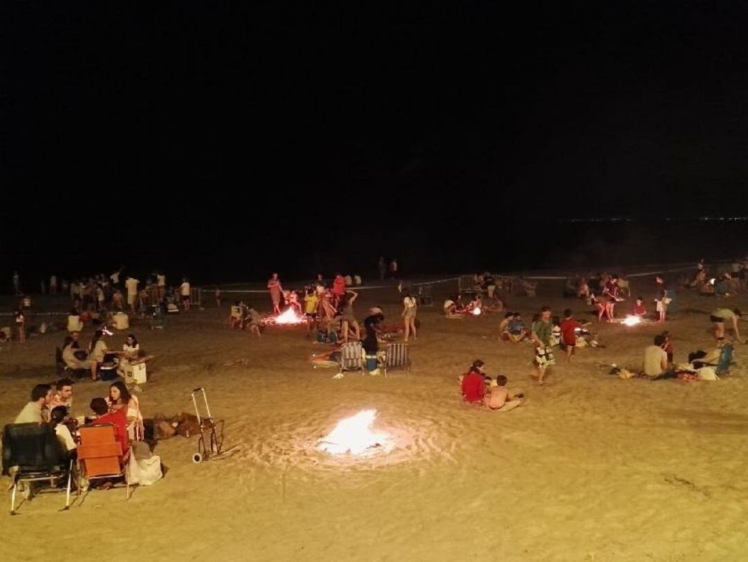 Celebración de San Juan en la playa