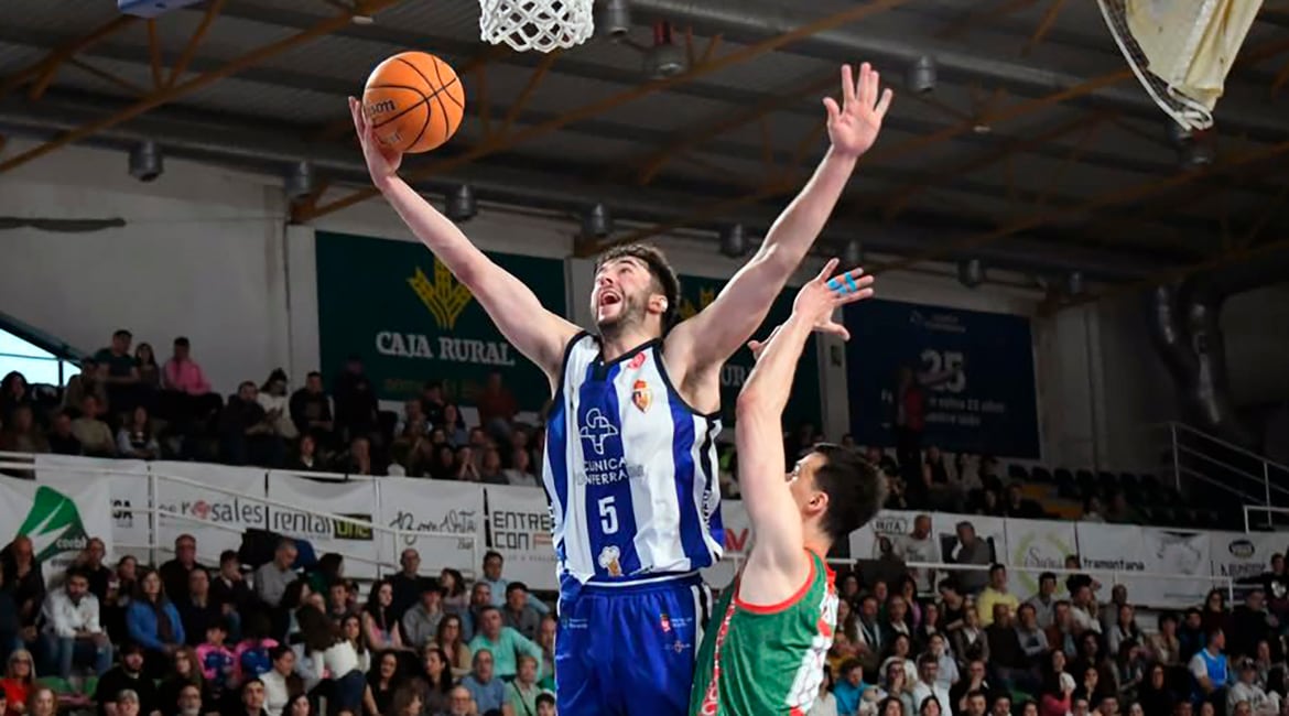 El ala-pívot catalán no ha dudado en seguir en Ponferrada.