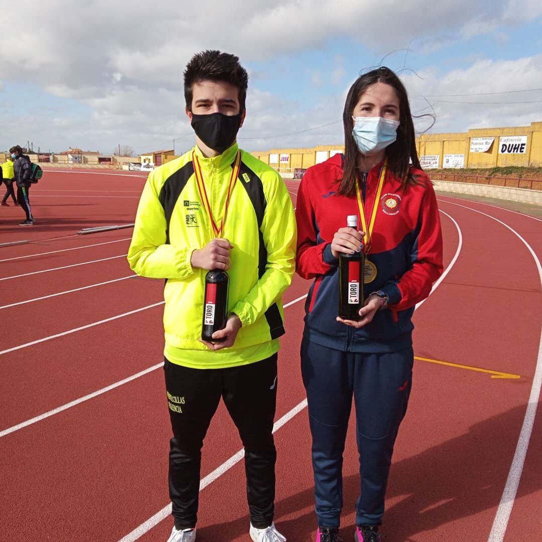 Carla y Rodrigo Santa Elena se proclaman campeones regionales de marcha