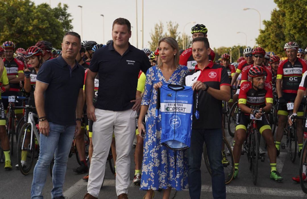 Los participantes en la pasada edición preparados para la salida.