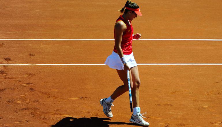 Garbiñe Muguruza cierra el puño en la arcilla de Lleida