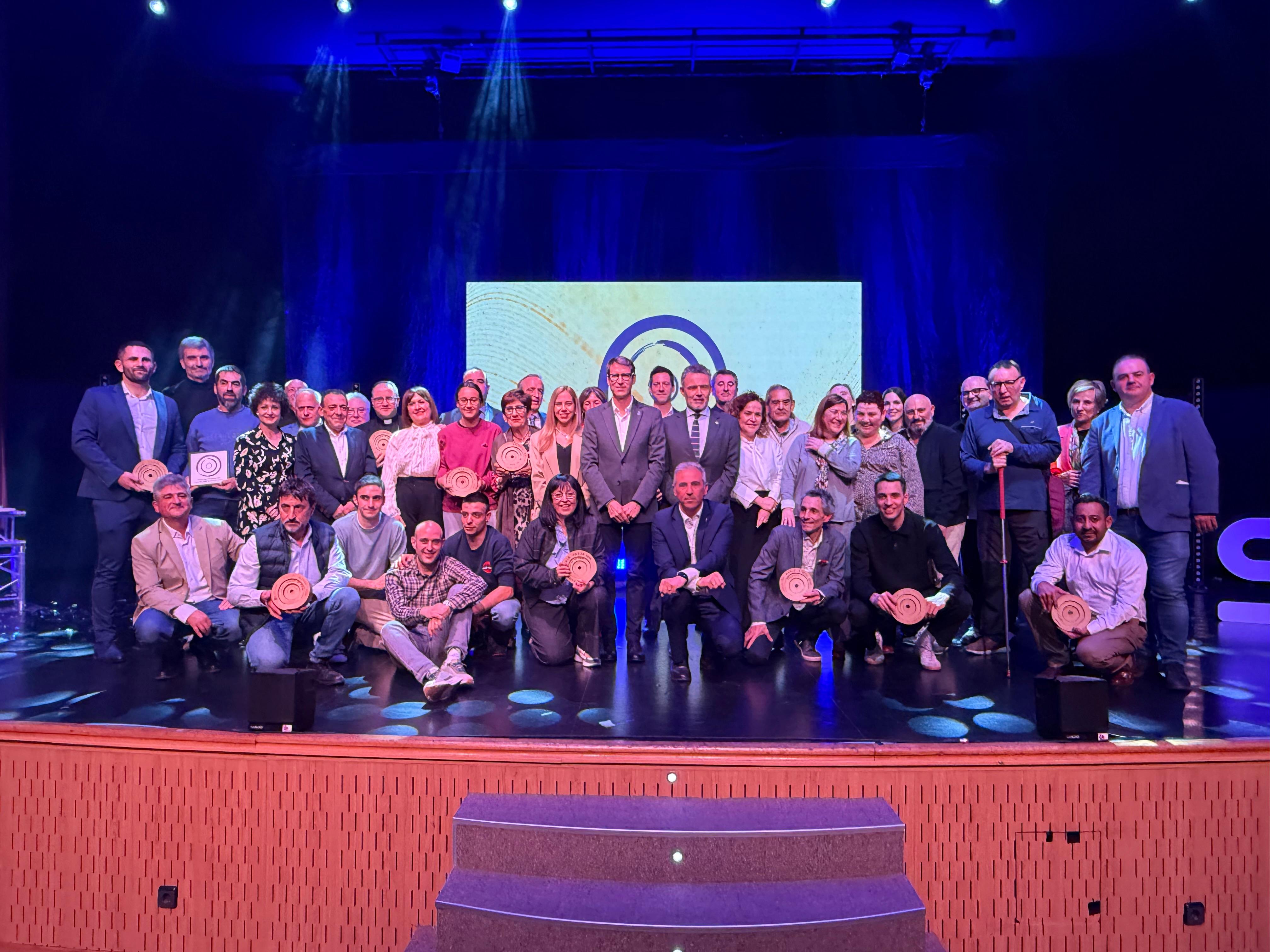 Foto de familia de los VI Premios Radio Rioja