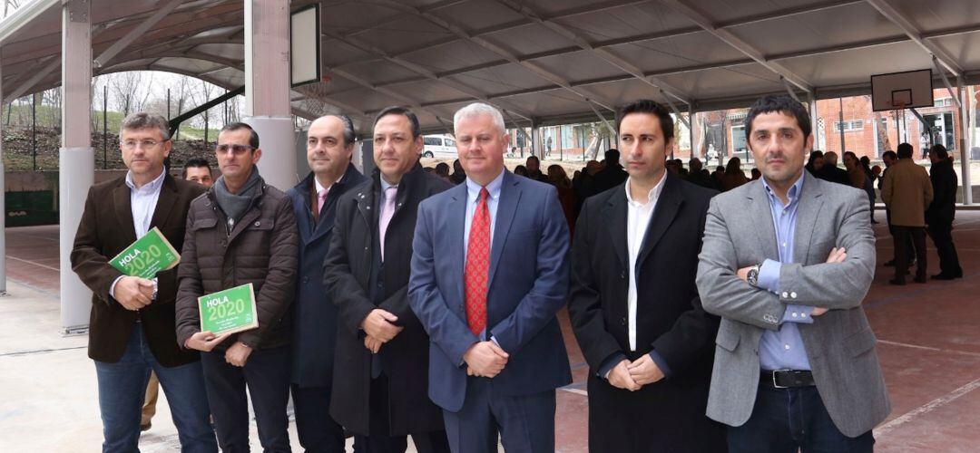 El alcalde, Narciso Romero, y el vicealcalde, Martín Perdiguero, en las instalaciones de APADIS