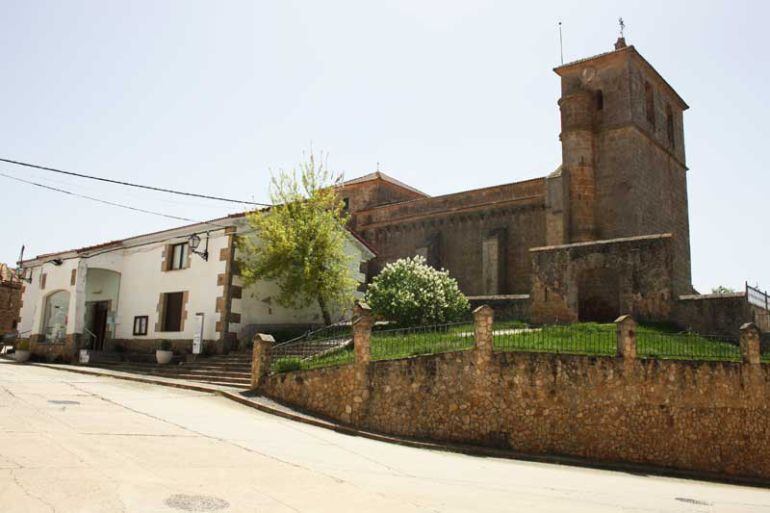 La iglesia parroquial de San Adrián, en Nepas.