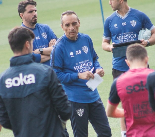 Oltra durante el entrenamiento de este jueves en El Alcoraz