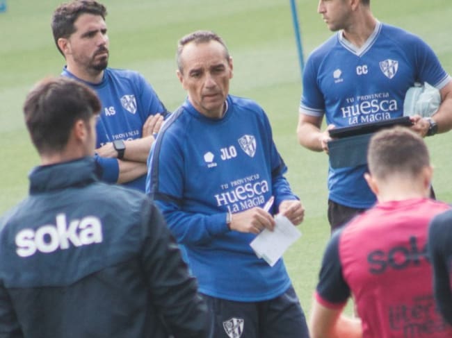 Oltra durante el entrenamiento de este jueves en El Alcoraz