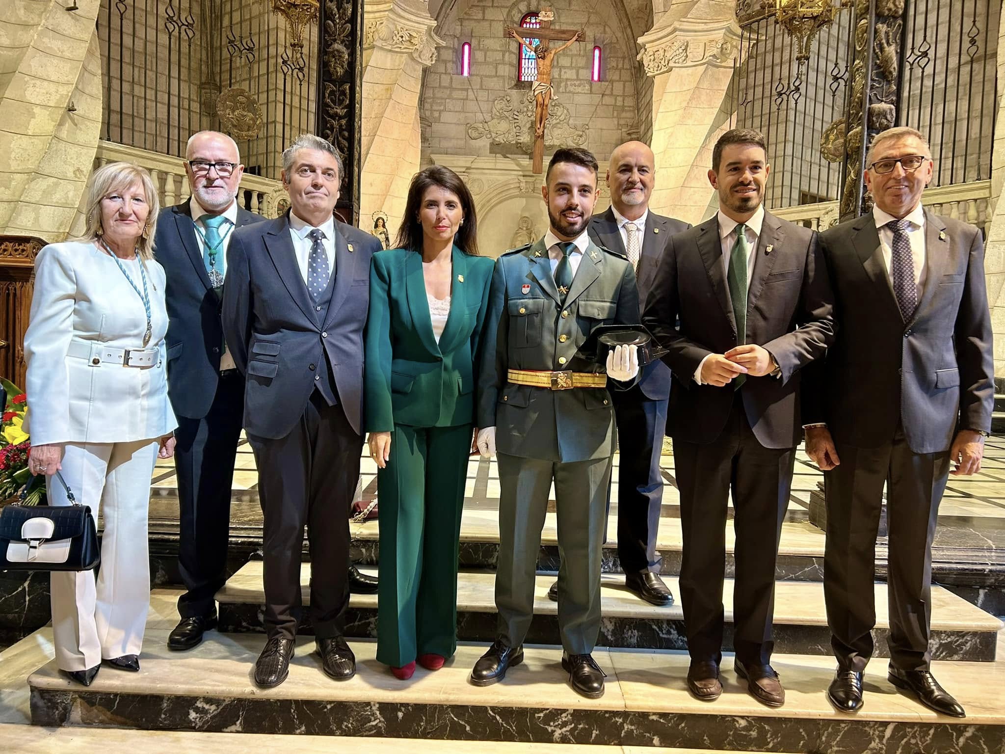 Asistentes a la misa de la guardia civil